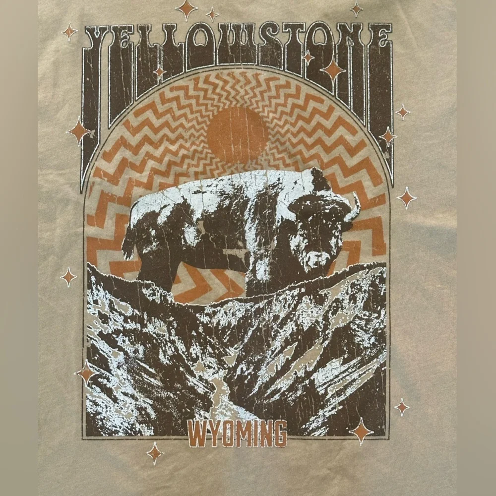 Altered State, Yellowstone, Wyoming shirt size small. - Picture 2 of 5